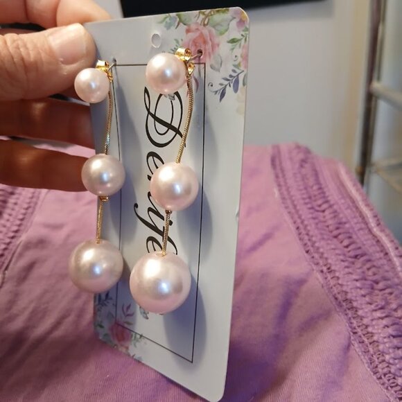 Nwt DENIFERY Pink Pearl & Gold tone Drop Dangle Earrings 3" tiered Elegant style - Picture 2 of 4